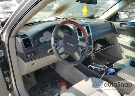 2005 Chrysler 300C z USA, uszkodzony, nr VIN 2C3AA63H25H153444